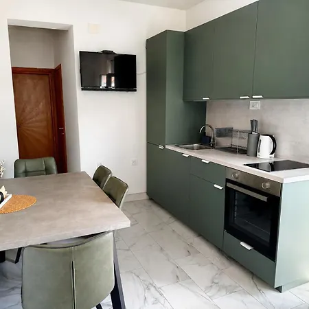 Apartment Lena *